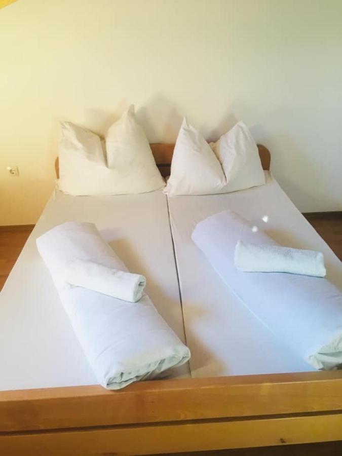 Omladinski Hotel Rostovo Бугойно Экстерьер фото