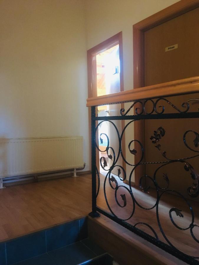 Omladinski Hotel Rostovo Бугойно Экстерьер фото
