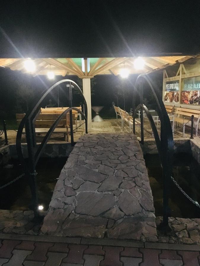 Omladinski Hotel Rostovo Бугойно Экстерьер фото