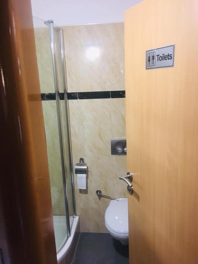 Omladinski Hotel Rostovo Бугойно Экстерьер фото