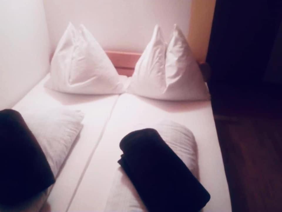 Omladinski Hotel Rostovo Бугойно Экстерьер фото