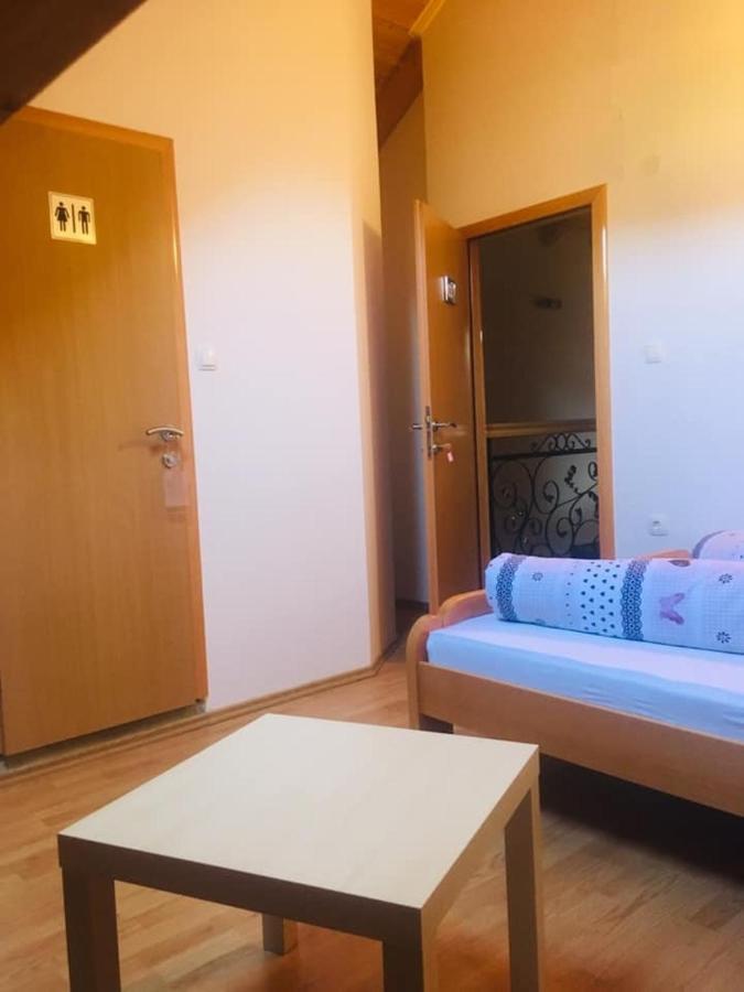 Omladinski Hotel Rostovo Бугойно Экстерьер фото